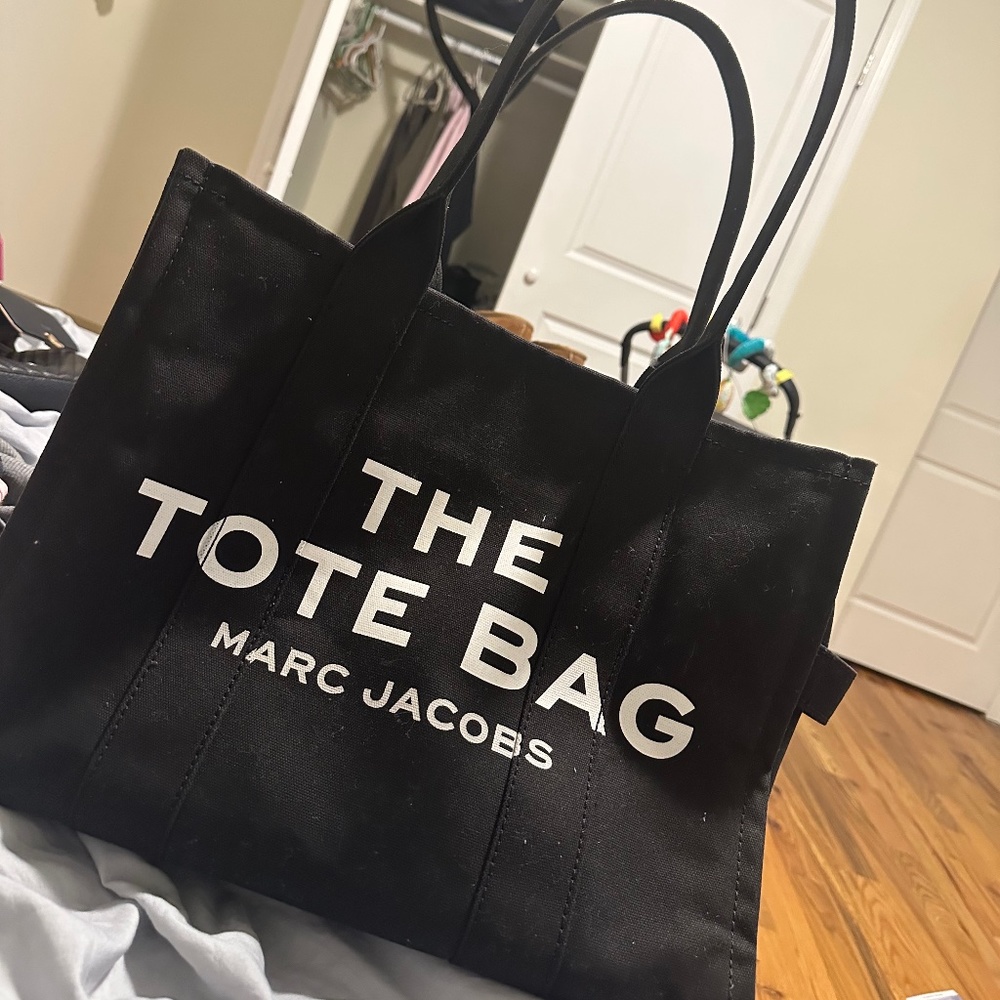 Marc Jacobs the tote bag